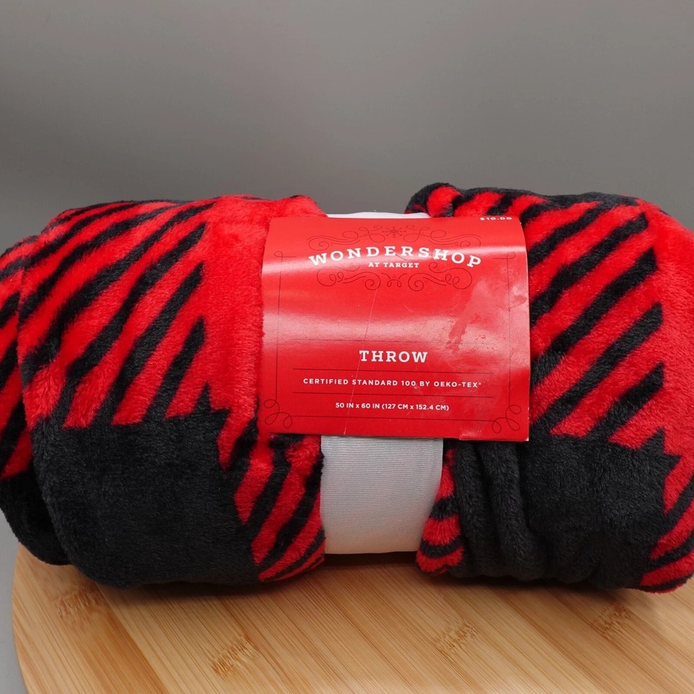 NEW Wondershop Throw Blanket Christmas 50x60 in Buffalo Plaid Red Black Plush
